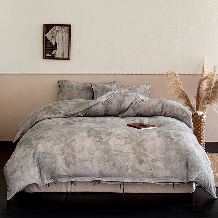 Luxury cotton satin bedding set with floral pattern and hotel closure