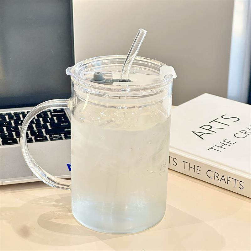 Ladies insulated drinking bottle with innovative silicone straw and hygienic leak protection Stornfield