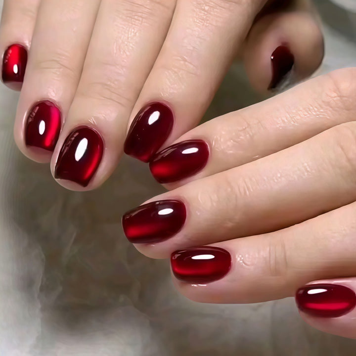 Artificial nails in elegant shine design Stornfield