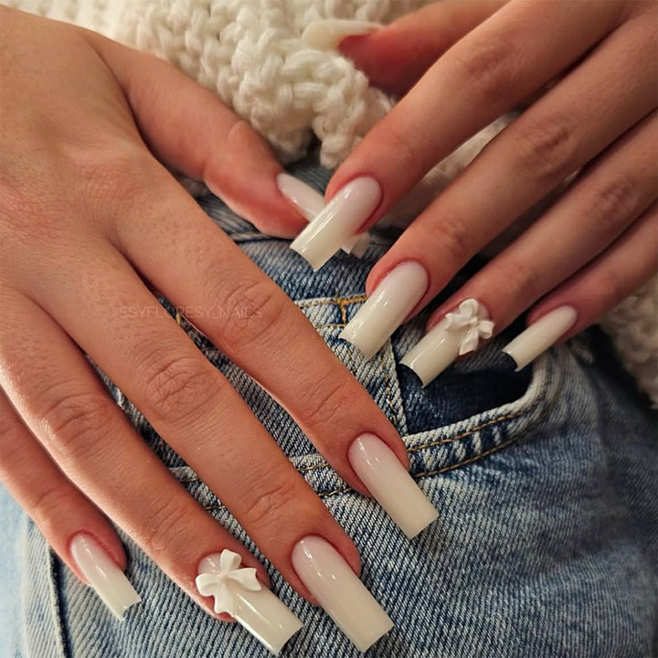 Artificial Fingernails with Elegant 3D Bow Design Stornfield