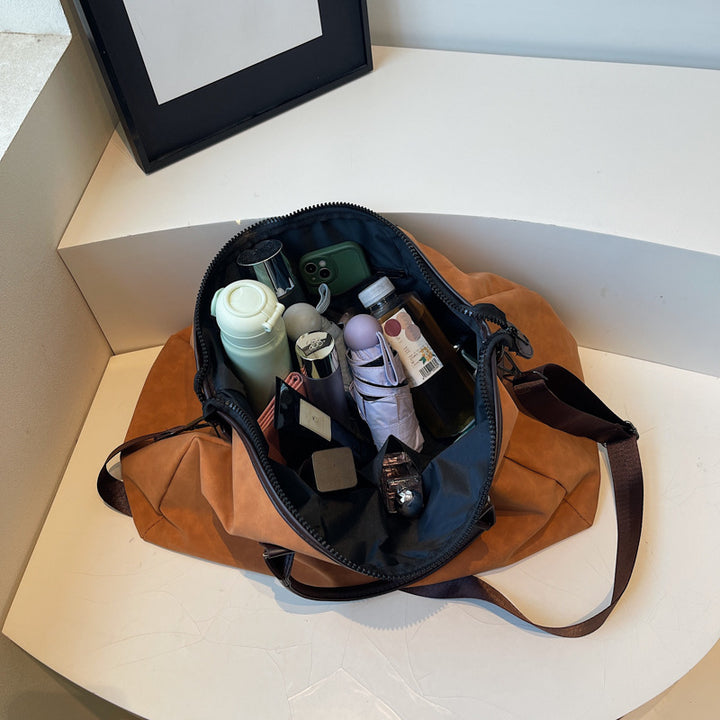 Leisure travel bag with durable material and multiple compartments Stornfield