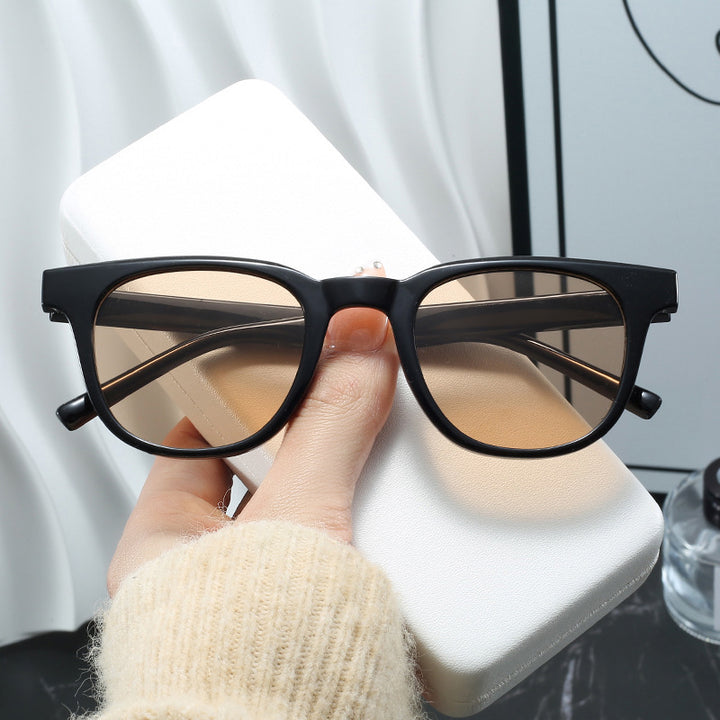 Women's fashionable cat-eye sunglasses with high-quality plastic frame Stornfield