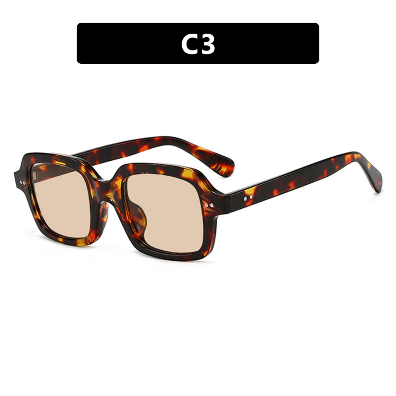 Ladies modern square sunglasses with wide frame and elegant design Stornfield