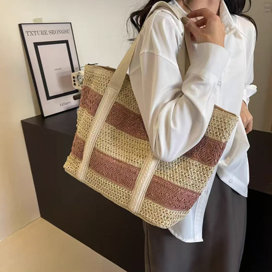 Stylish beach bag with structured design Stornfield