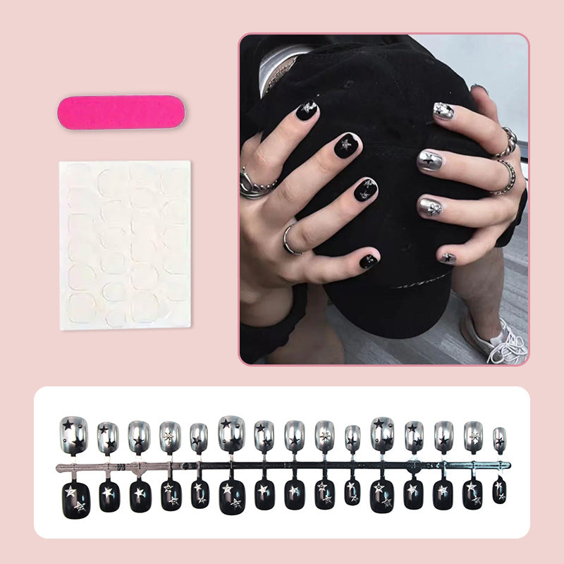 Nail art set with elegant design and gliding decorations Stornfield