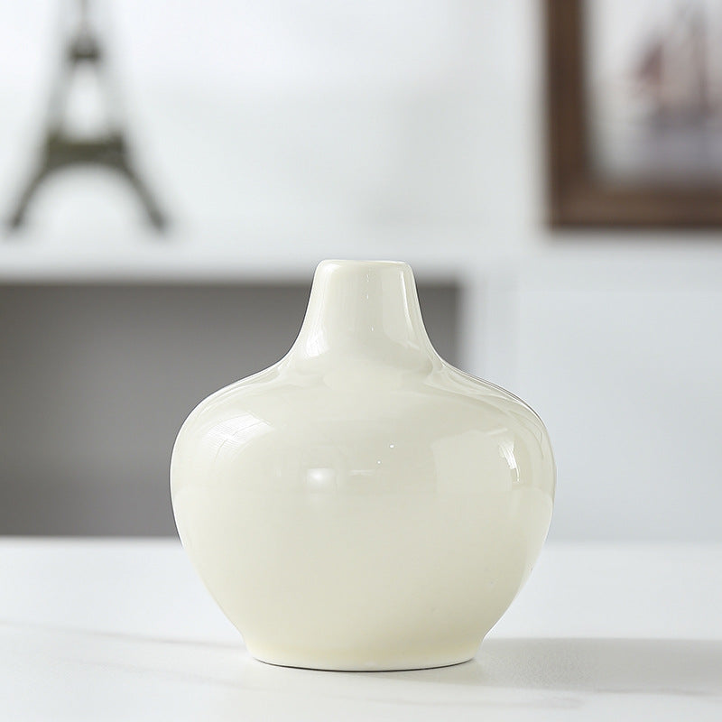 Elegant Ceramic Flower Bud Vase Stornfeild