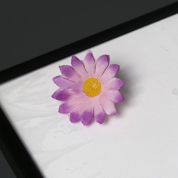 Elegant Fabric Daisy Flower Brooch for Decorative Wear