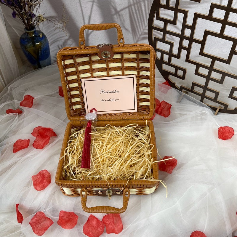 Women stylish and decorative gift basket case Stornfield