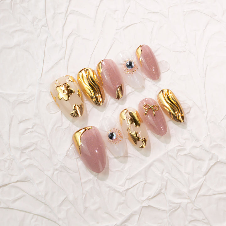 Decorative Press-On Nail Art Set with Gold Accents Stornfield