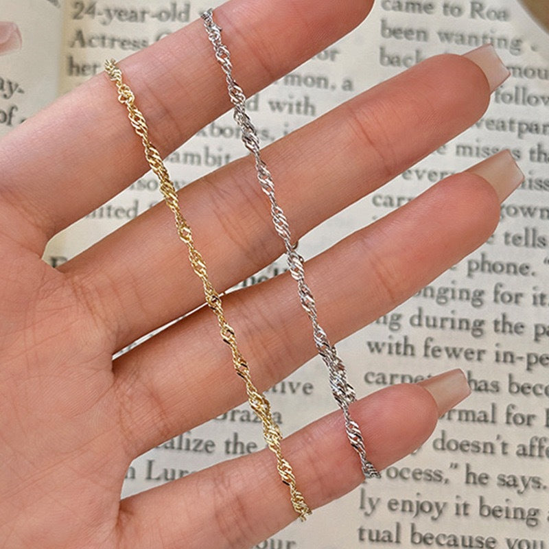 Elegant Twisted Gold Chain Bracelet Stornfield