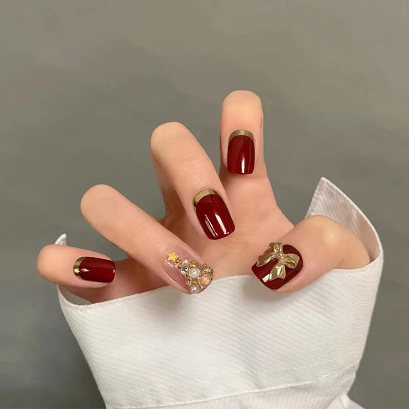 Glamorous artificial nails with sparkling accents Stornfield