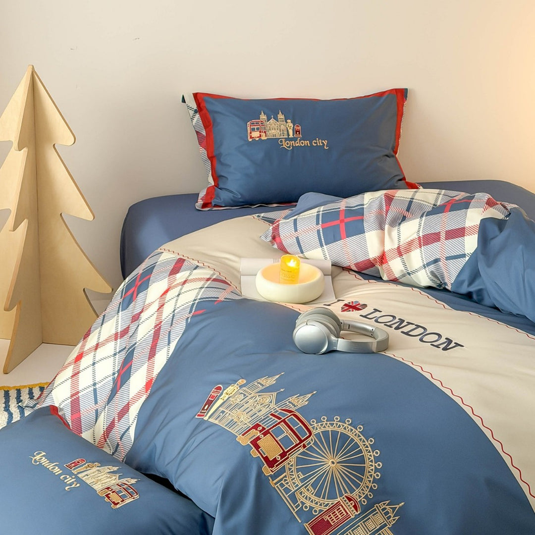 Bedding set with London motif and checked reversible sides