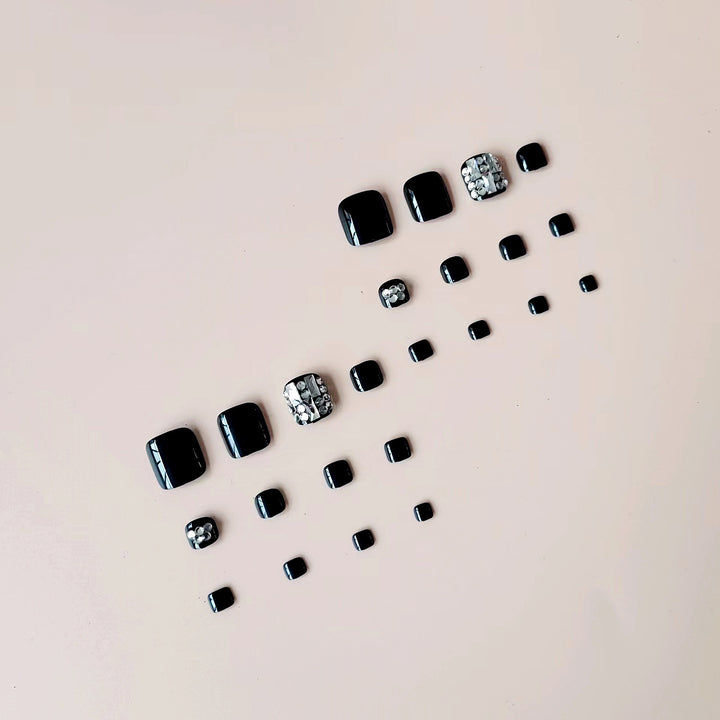 Artificial nail set with elegant rhinestone and glitter accents Stornfield