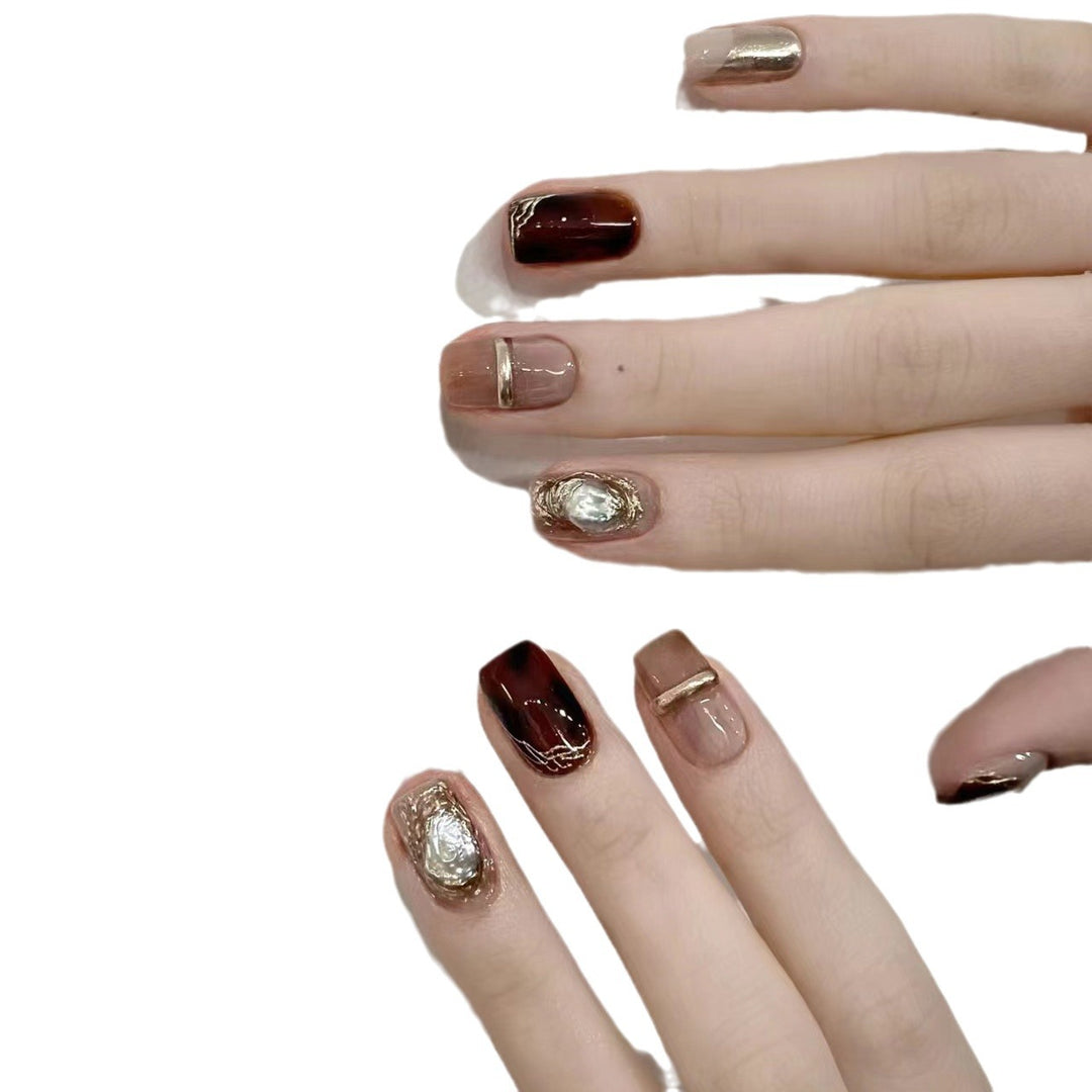 Elegant Nail Art Set with Unique Marble and Metallic Accents Stornfield