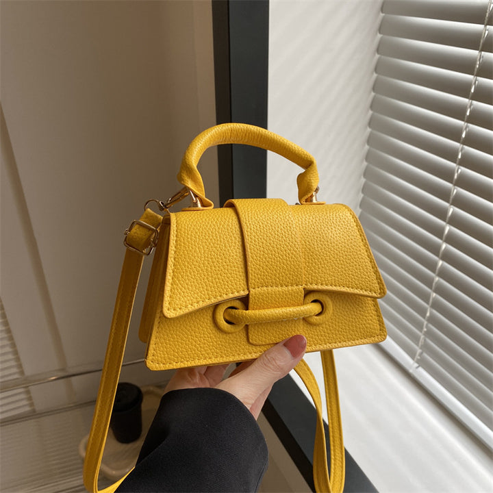 WoLuxurious Textured Leather Shoulder Bag Stornfield