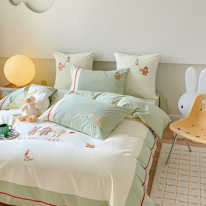 Children's bedding set with embroidered bunny appliqués and cotton satin