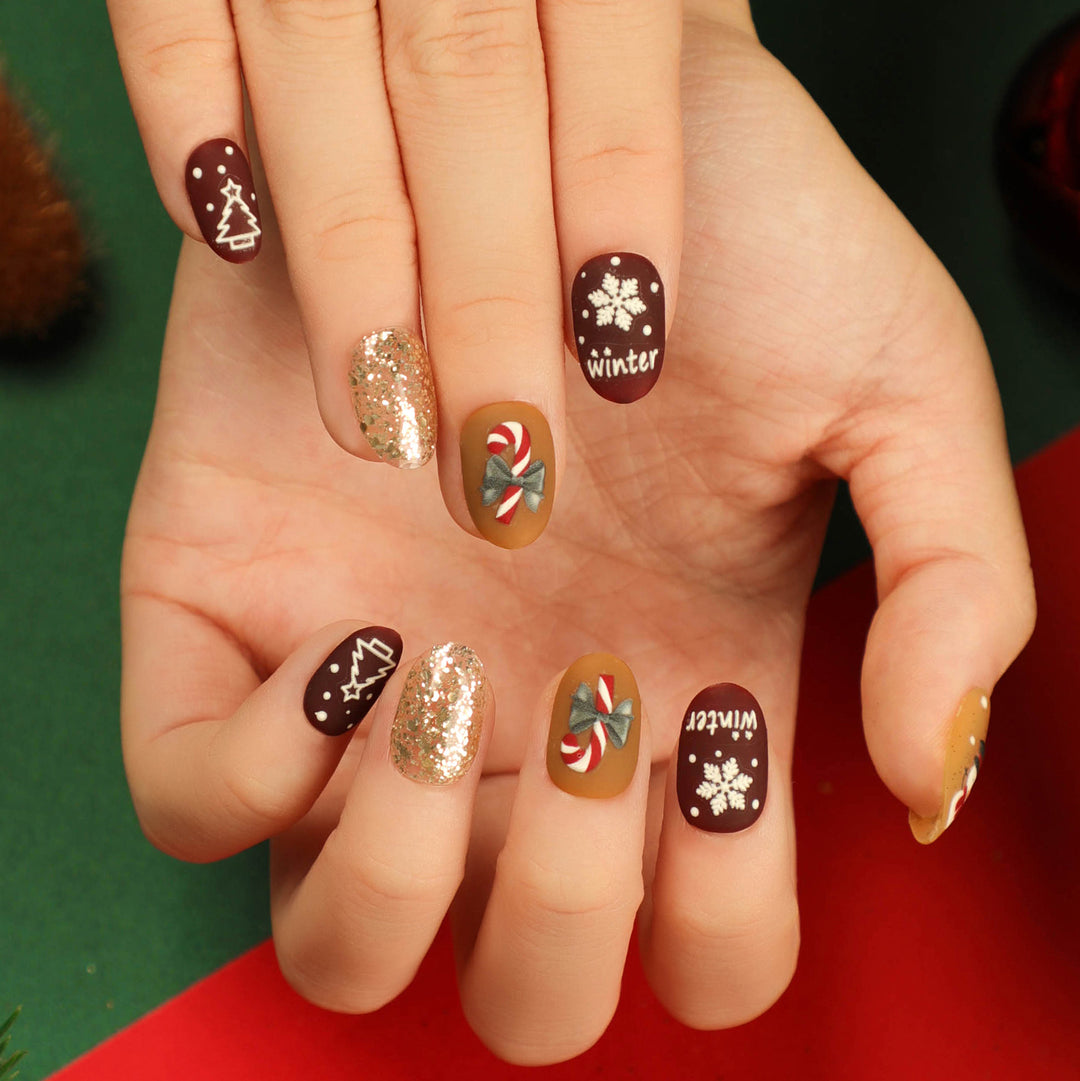 Sparkling winter nail extensions with festive designs Stornfield