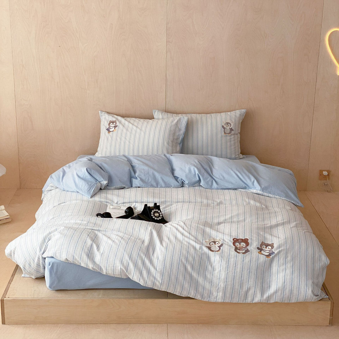 Striped Cotton Duvet Cover Set with Embroidered Animal Pillow Shams