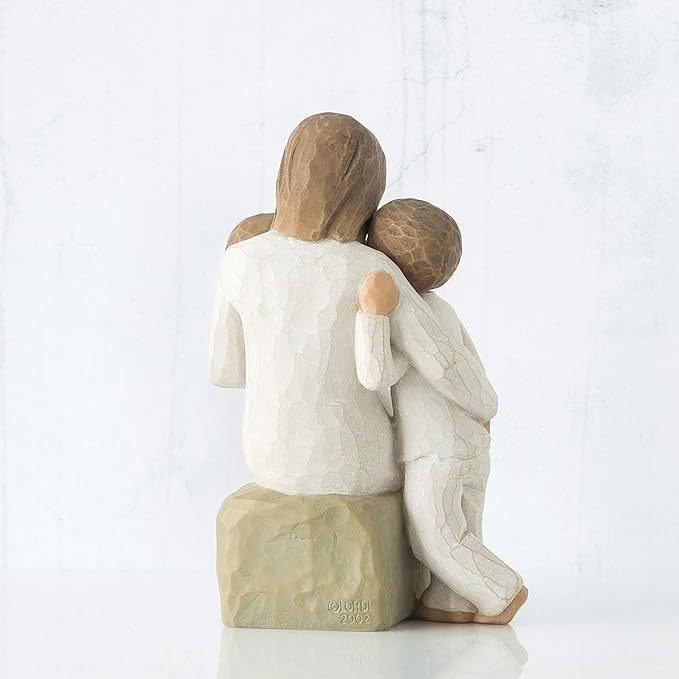 Emotional Family Bond Figurine Stornfield