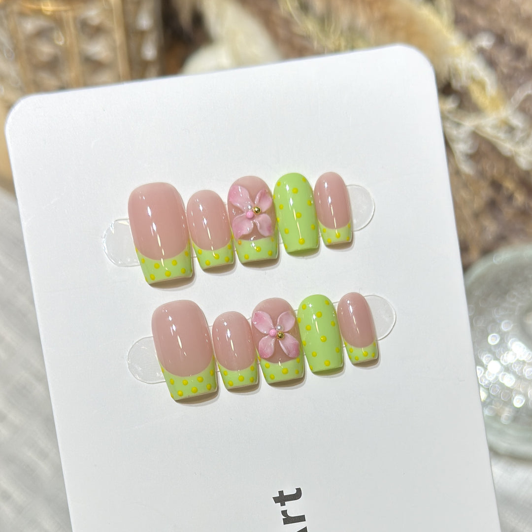 Acrylic Floral Design Press-On Nail Set Stornfield