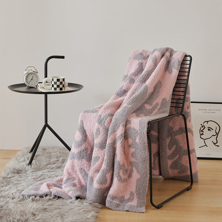 Plush Reversible Sherpa Fleece Throw Blanket with Oversized Damask Pattern