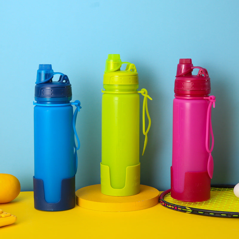 Women's foldable silicone drinking bottle with secure closure Stornfield