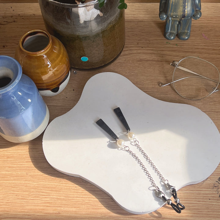 Chic Pearl and Chain Eyewear Holder Stornfield
