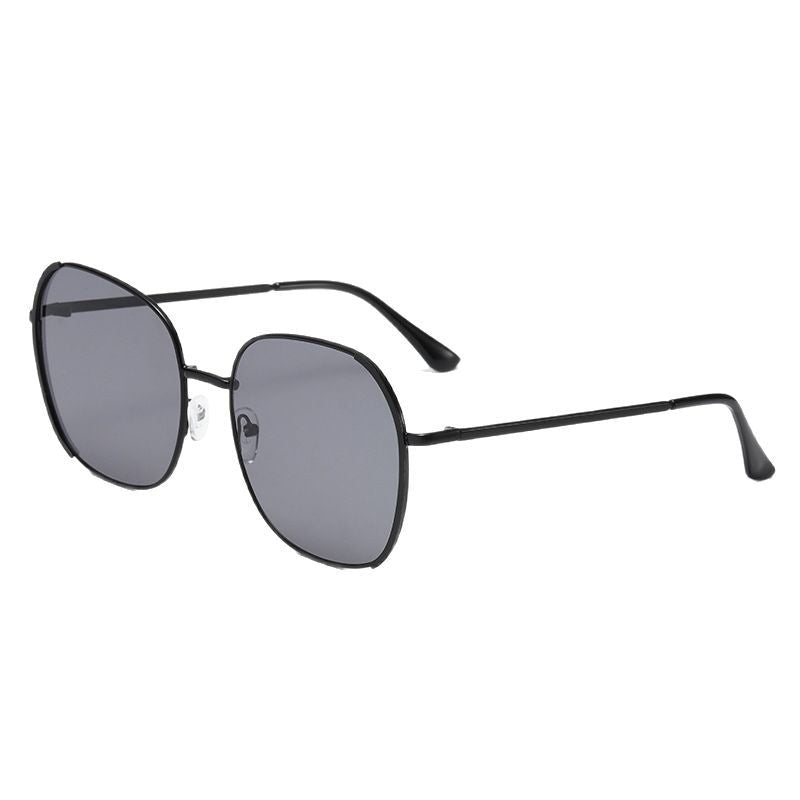 Ladies oversized sunglasses with protective UV protection and elegant metal frame Stornfield