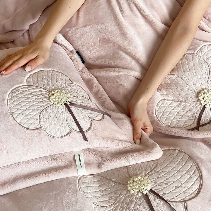 Plush Brushed Microfiber Duvet Cover Set with Quilted 3D Floral Appliqué & Hidden Closure