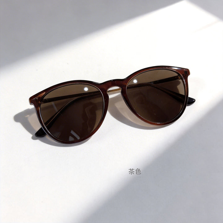 Women's fashionable cat-eye sunglasses with high-quality plastic frame and polarized lenses Stornfield