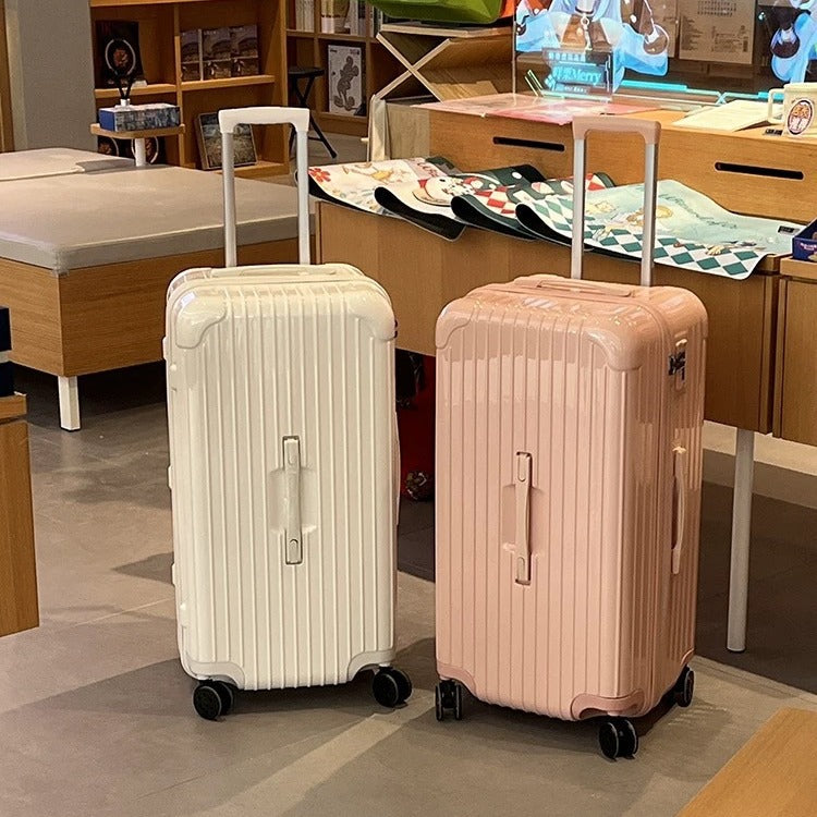 Smart Charging Rolling Suitcase Stornfield