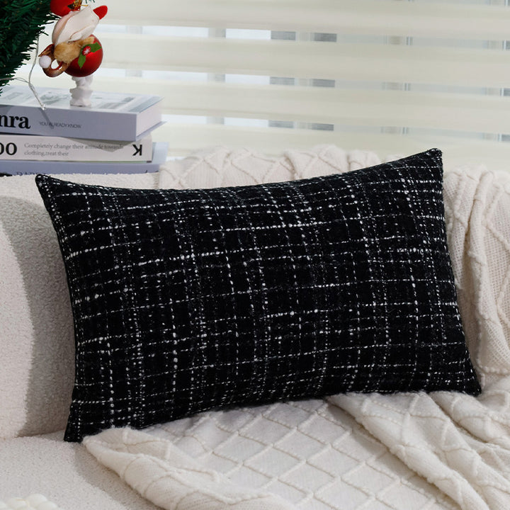 Cozy decorative cushion with structure