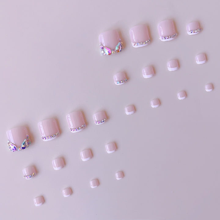 Fake Nail Set with Glittering Rhinestone Details and French Tip Stornfield