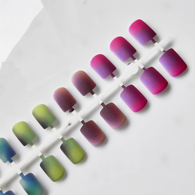 Artificial nails in elegant ombre design Stornfield