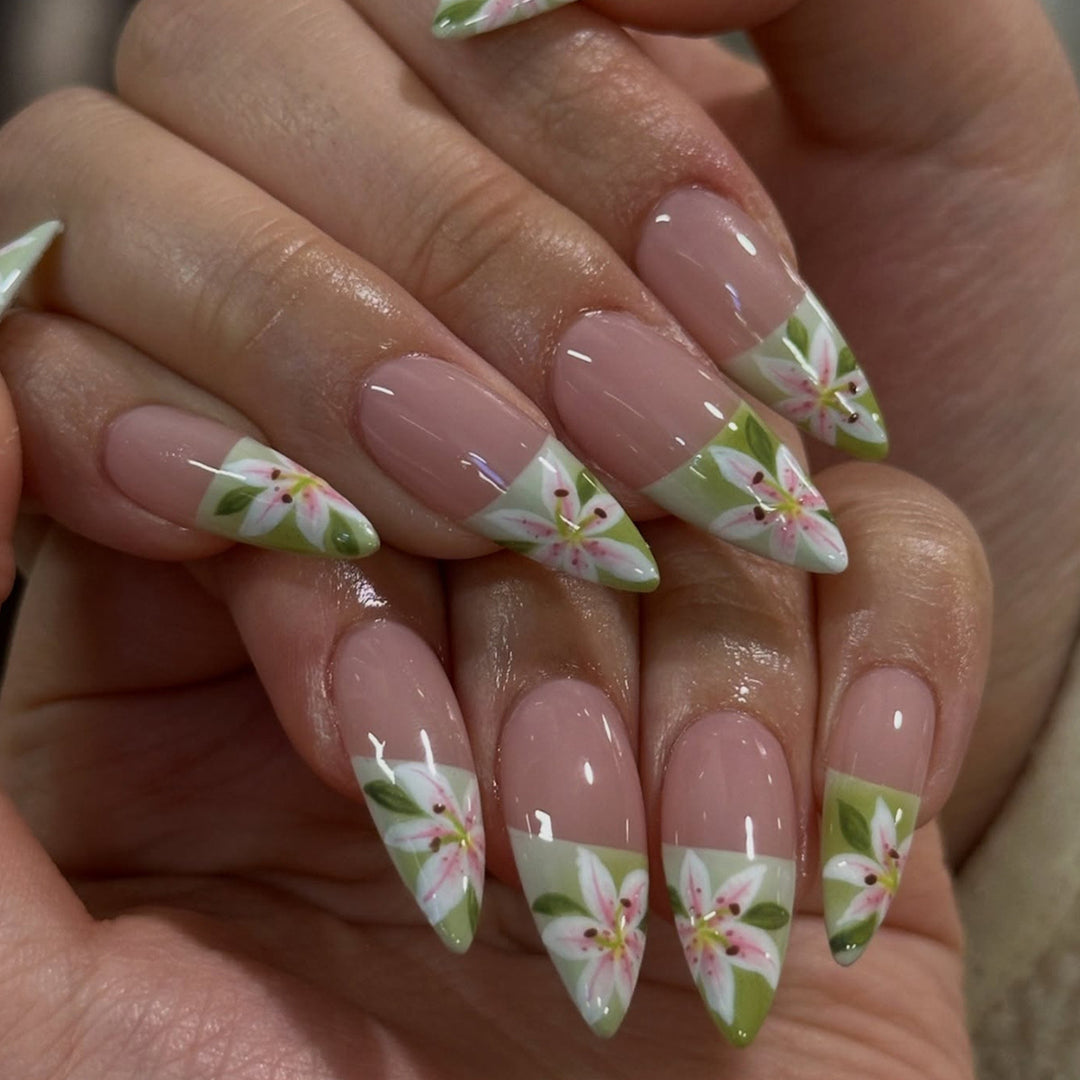 Artificial nails with hand-crafted floral embellishments Stornfield