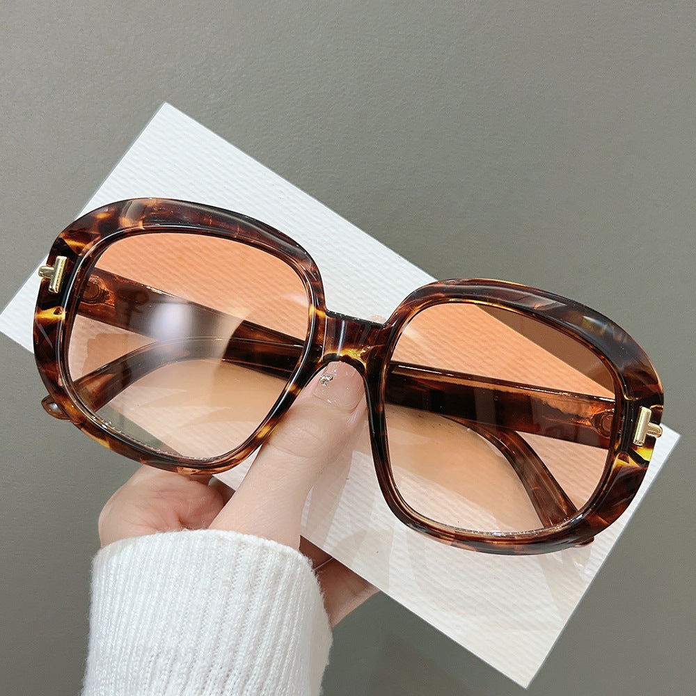 Stylish Oversized Sunglasses Stornfield