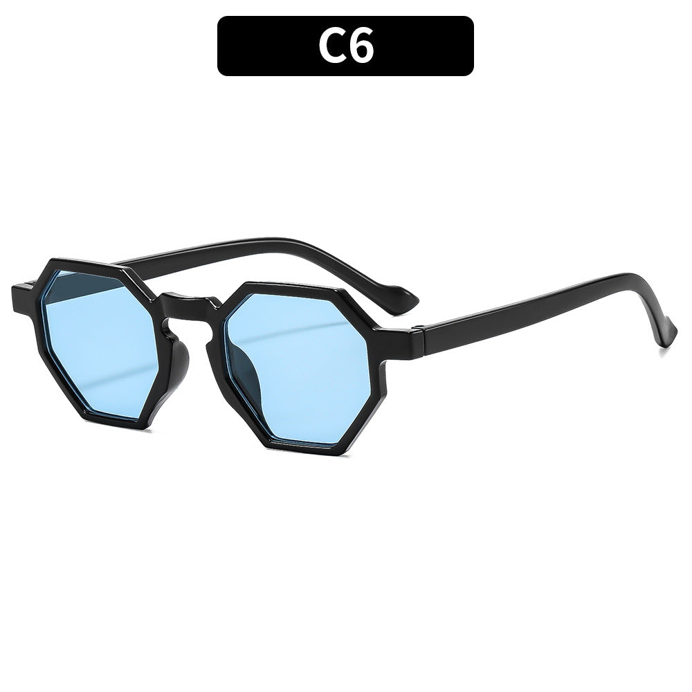 Distinctive Geometric Frame Sunglasses