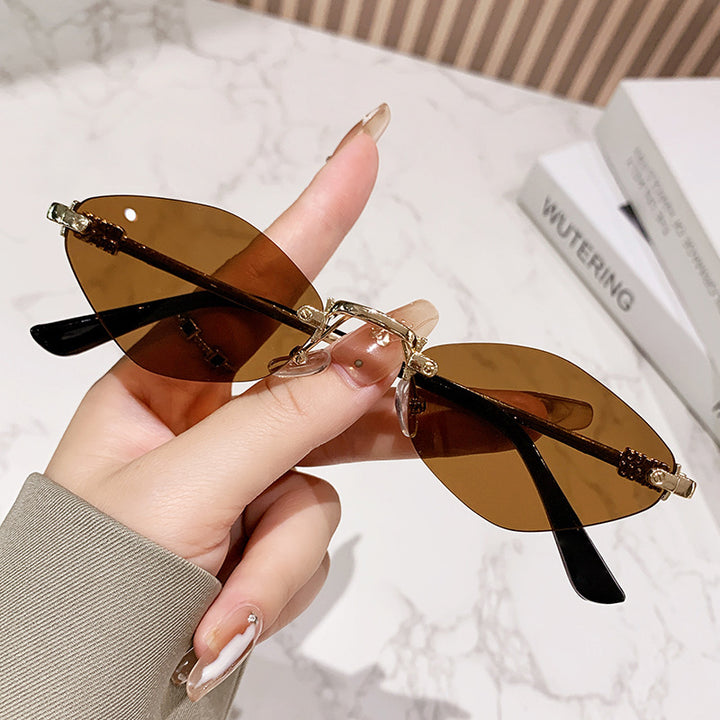 Women's Cat-Eye Sunglasses in Modern Elegance Style Stornfield