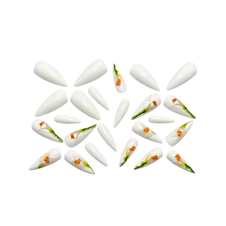 Artificial nails in floral 3D design Stornfield