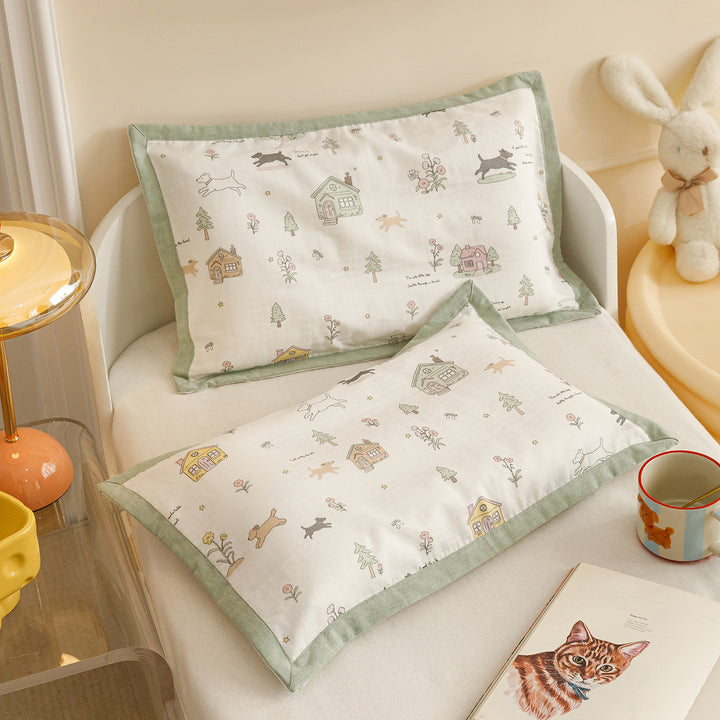 Children's pillowcase set made of breathable cotton blend with cute animal and fruit motifs