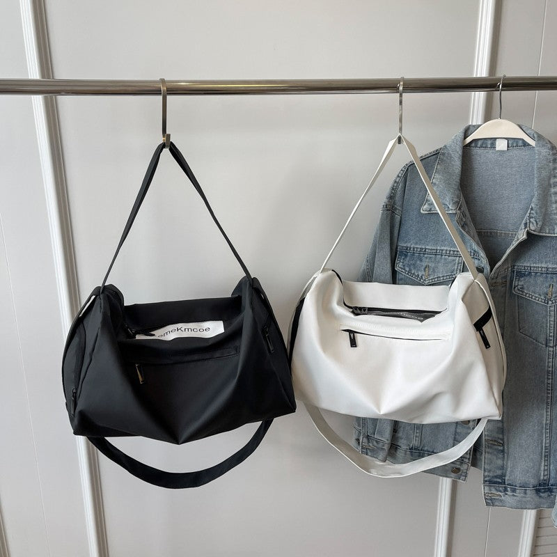 Stylish Travel Bag With Versatile Storage Options Stornfield