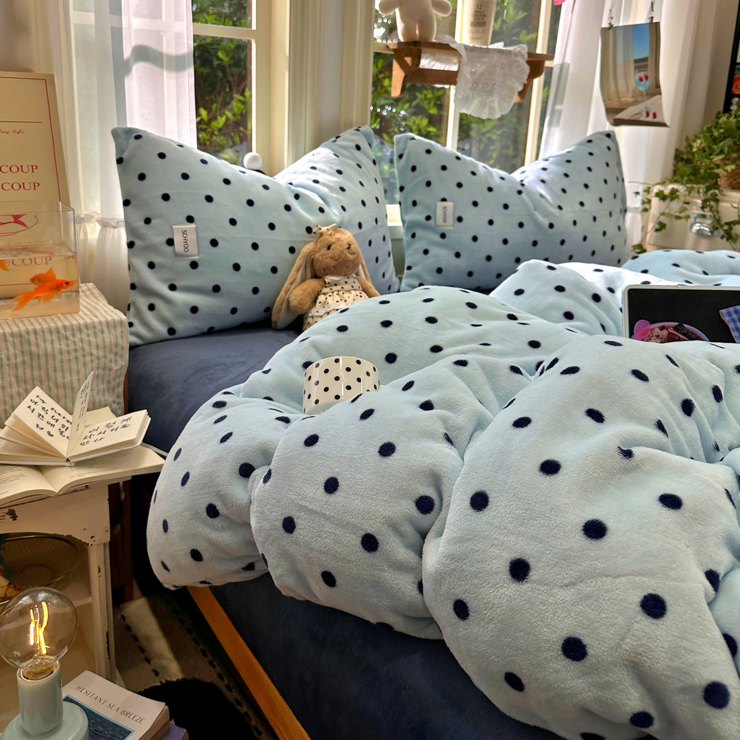 Plush Polka Dot Bedding Set