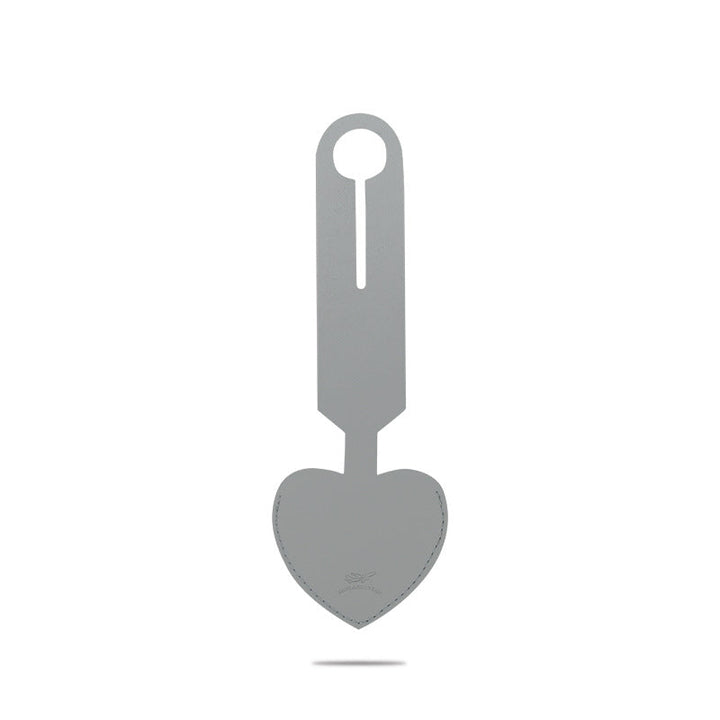 heart-shaped leather luggage tag with adjustable loop Stornfield