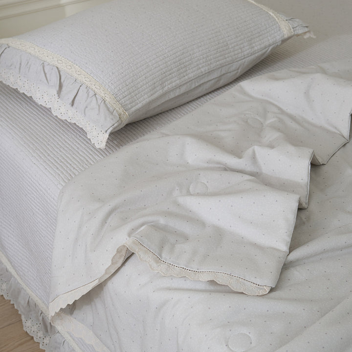 Quilted Floral Cotton Bedspread Set with Eyelet Lace Ruffled Pillowcase