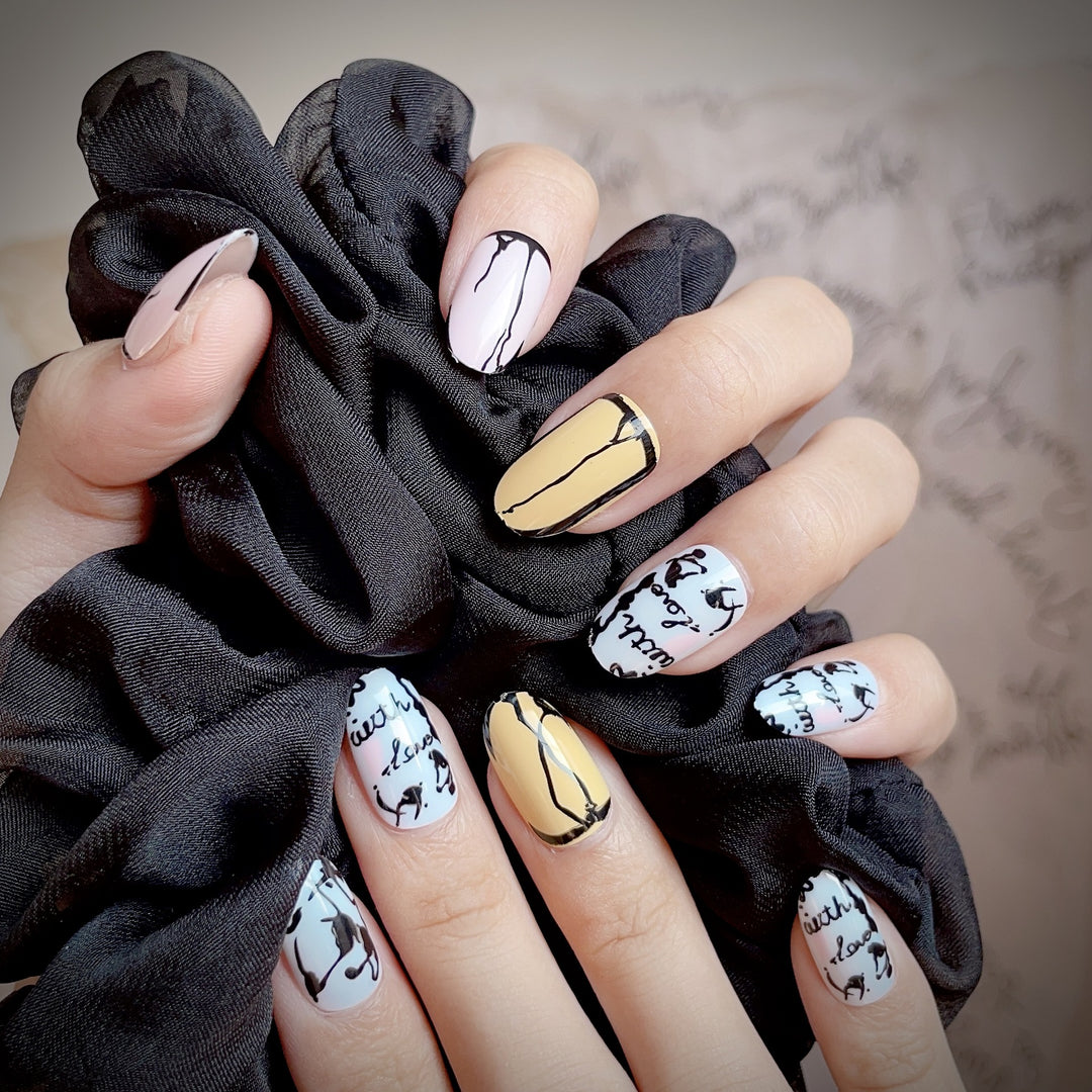 Stylish Line Pattern Artificial Nails Stornfield