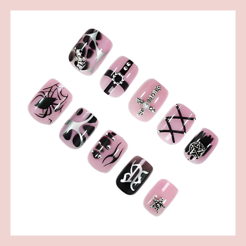 Nail art set with creative Halloween motifs and glamorous accents Stornfield