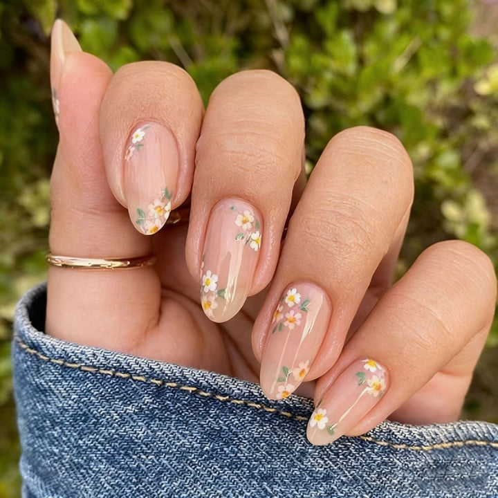 Art nail set with floral designs and natural look Stornfield