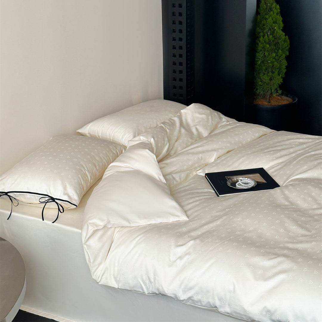 Lightweight Cotton Sateen Heart-Jacquard Duvet Cover Set with Tie-Closure Pillow Shams