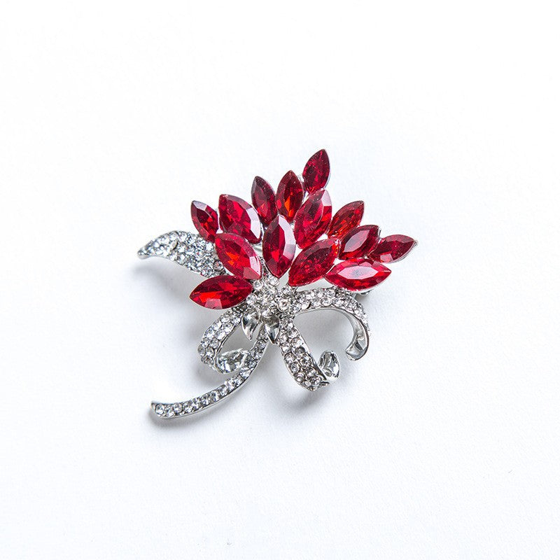 Sparkling brooch with floral design Stornfield