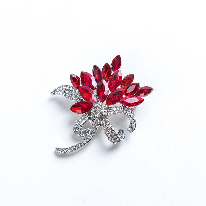 Sparkling brooch with floral design Stornfield